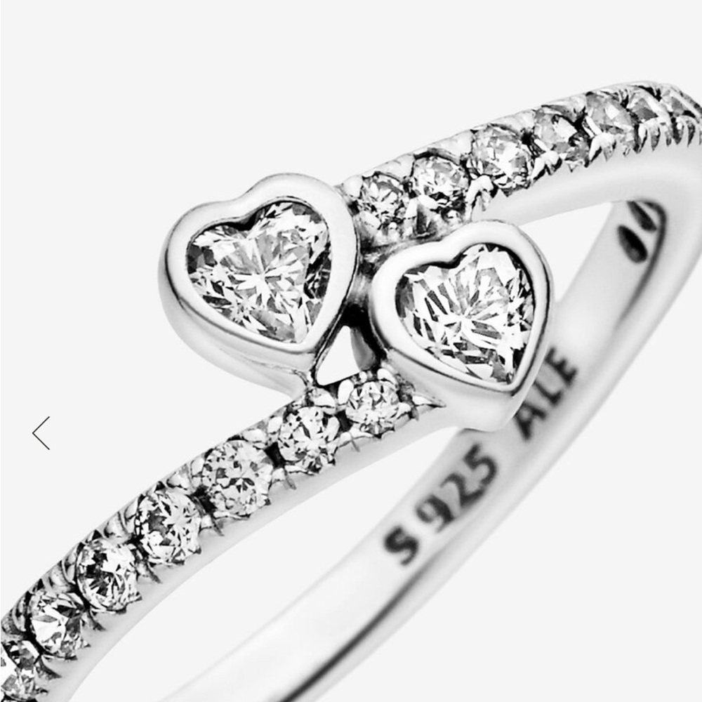 Pandora Two Sparkling Hearts Ring🤍